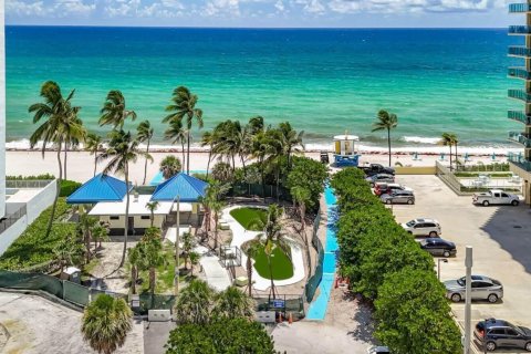 Condominio en venta en Hollywood, Florida, 1 dormitorio, 68.56 m2 № 2321850 - foto 28