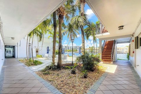 Condominio en venta en Hollywood, Florida, 1 dormitorio, 68.56 m2 № 2321850 - foto 22