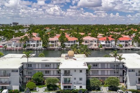 Condominio en Hollywood, Florida, 1 dormitorio  № 2321850