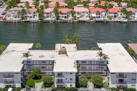 Condominio en venta en Hollywood, Florida, 1 dormitorio, 68.56 m2 № 2321850 - foto 5