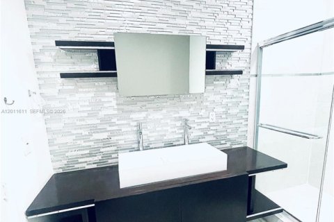 Townhouse in Fort Lauderdale, Florida 3 bedrooms, 177.81 sq.m. № 2074883 - photo 12