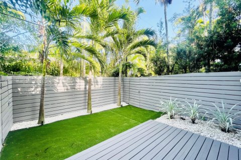 Townhouse in Fort Lauderdale, Florida 3 bedrooms, 177.81 sq.m. № 2074883 - photo 5