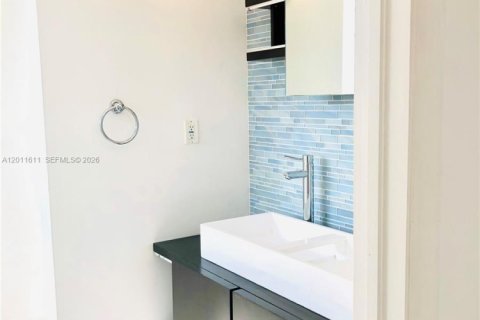 Townhouse in Fort Lauderdale, Florida 3 bedrooms, 177.81 sq.m. № 2074883 - photo 29