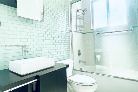 Townhouse in Fort Lauderdale, Florida 3 bedrooms, 177.81 sq.m. № 2074883 - photo 22