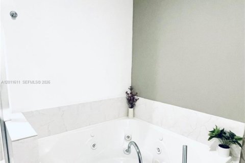 Townhouse in Fort Lauderdale, Florida 3 bedrooms, 177.81 sq.m. № 2074883 - photo 11