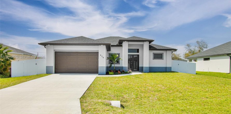 Casa en Cape Coral, Florida 4 dormitorios, 170.2 m2 № 2033373