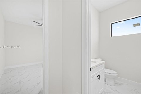 Casa en venta en Cape Coral, Florida, 4 dormitorios, 170.2 m2 № 2033373 - foto 24