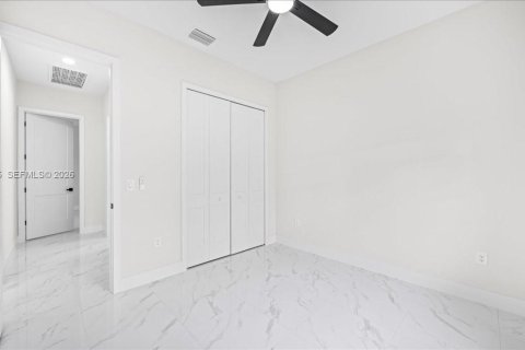 Casa en venta en Cape Coral, Florida, 4 dormitorios, 170.2 m2 № 2033373 - foto 29