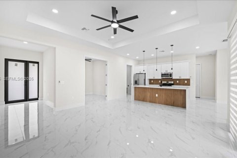 Casa en venta en Cape Coral, Florida, 4 dormitorios, 170.2 m2 № 2033373 - foto 7