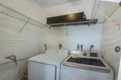 Appartement à louer à Hialeah Gardens, Floride: 2 chambres № 1922429 - photo 3