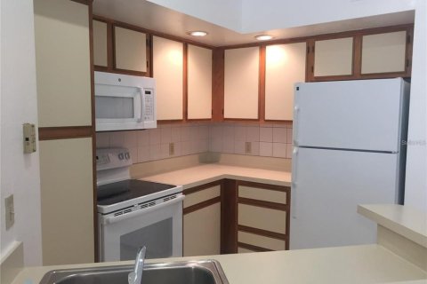 Снять в аренду кондоминиум в Орландо, Флорида 6 комнат, 86.77м2, № 1603086 - фото 5