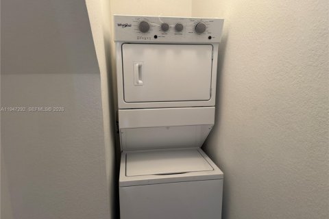 Снять в аренду таунхаус в Майами-Гарденс, Флорида 3 спальни, 131.92м2, № 2003812 - фото 13