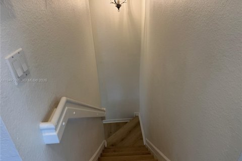 Снять в аренду таунхаус в Майами-Гарденс, Флорида 3 спальни, 131.92м2, № 2003812 - фото 15