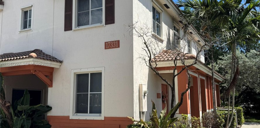 Таунхаус в Майами-Гарденс, Флорида 3 спальни, 131.92м2 № 2003812