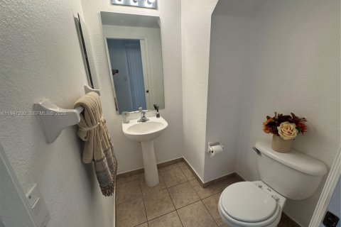 Снять в аренду таунхаус в Майами-Гарденс, Флорида 3 спальни, 131.92м2, № 2003812 - фото 11