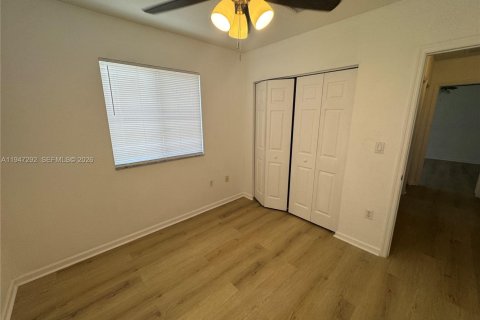 Снять в аренду таунхаус в Майами-Гарденс, Флорида 3 спальни, 131.92м2, № 2003812 - фото 24
