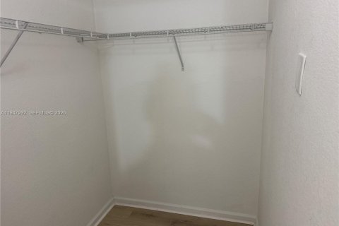 Снять в аренду таунхаус в Майами-Гарденс, Флорида 3 спальни, 131.92м2, № 2003812 - фото 19