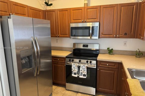 Снять в аренду таунхаус в Майами-Гарденс, Флорида 3 спальни, 131.92м2, № 2003812 - фото 5