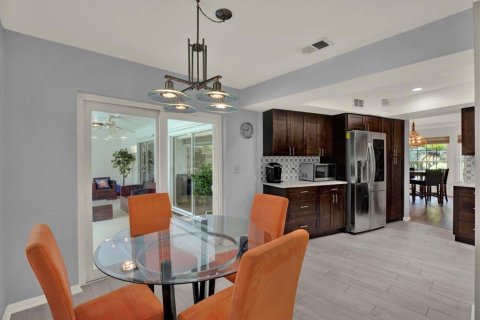Casa en venta en Brandon, Florida, 4 dormitorios, 200.67 m2 № 2157240 - foto 16