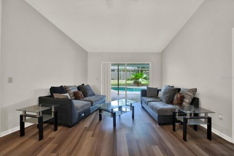 Casa en venta en Brandon, Florida, 4 dormitorios, 200.67 m2 № 2157240 - foto 5