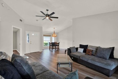 Casa en venta en Brandon, Florida, 4 dormitorios, 200.67 m2 № 2157240 - foto 8