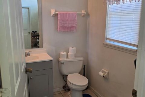 House in Orlando, Florida 4 bedrooms, 166.85 sq.m. № 2259477 - photo 19