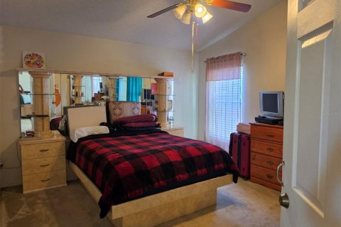 House in Orlando, Florida 4 bedrooms, 166.85 sq.m. № 2259477 - photo 12