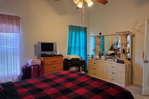 House in Orlando, Florida 4 bedrooms, 166.85 sq.m. № 2259477 - photo 14