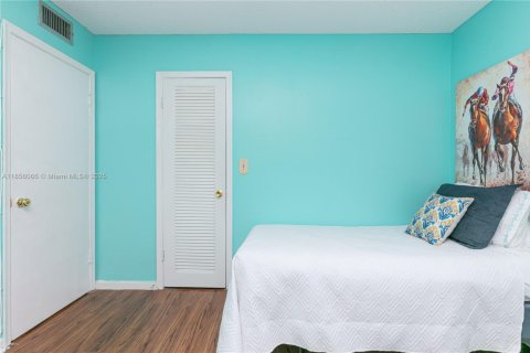 Copropriété à louer à Hallandale Beach, Floride: 2 chambres, 101.45 m2 № 1960180 - photo 14