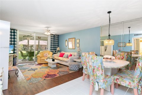 Copropriété à louer à Hallandale Beach, Floride: 2 chambres, 101.45 m2 № 1960180 - photo 4