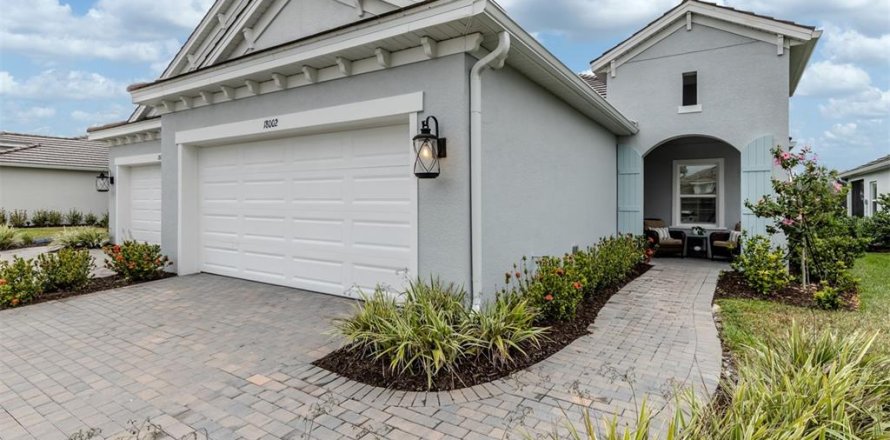 House in Venice, Florida 2 bedrooms, 141.58 sq.m. № 1629969