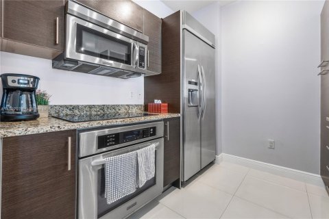 Condo in West Palm Beach, Florida, 1 bedroom  № 1682058 - photo 3