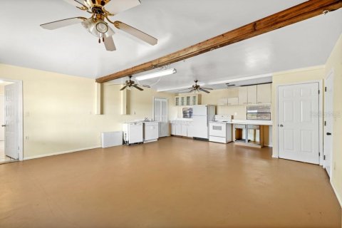 Casa en venta en Eustis, Florida, 6 dormitorios, 471.11 m2 № 2130036 - foto 24