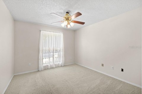 Casa en venta en Eustis, Florida, 6 dormitorios, 471.11 m2 № 2130036 - foto 17