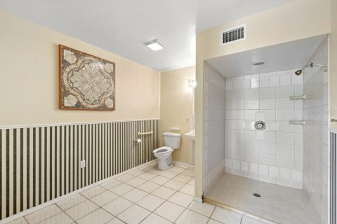 Casa en venta en Eustis, Florida, 6 dormitorios, 471.11 m2 № 2130036 - foto 22
