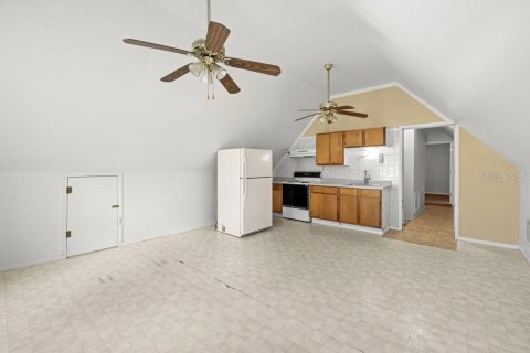 Casa en venta en Eustis, Florida, 6 dormitorios, 471.11 m2 № 2130036 - foto 26