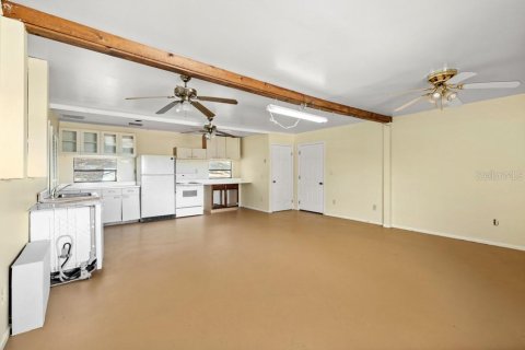 Casa en venta en Eustis, Florida, 6 dormitorios, 471.11 m2 № 2130036 - foto 23