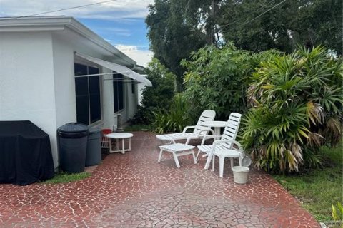 Villa ou maison à vendre à Seminole, Floride: 2 chambres, 147.44 m2 № 2351835 - photo 22