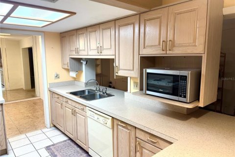 Villa ou maison à vendre à Seminole, Floride: 2 chambres, 147.44 m2 № 2351835 - photo 8