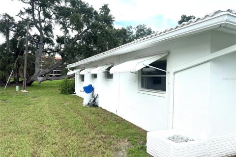 Villa ou maison à vendre à Seminole, Floride: 2 chambres, 147.44 m2 № 2351835 - photo 3