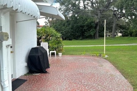 Villa ou maison à vendre à Seminole, Floride: 2 chambres, 147.44 m2 № 2351835 - photo 25