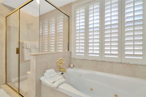 House in Tampa, Florida 4 bedrooms, 195.19 sq.m. № 1514356 - photo 29