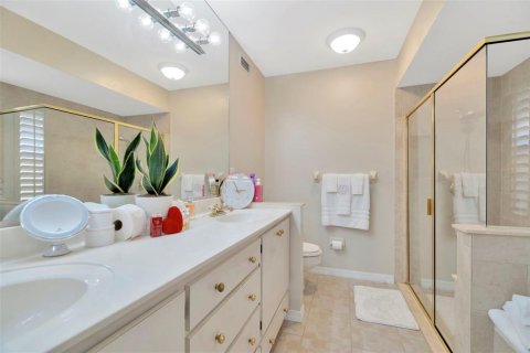 House in Tampa, Florida 4 bedrooms, 195.19 sq.m. № 1514356 - photo 27