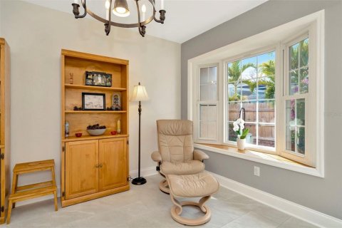 House in Tampa, Florida 4 bedrooms, 195.19 sq.m. № 1514356 - photo 8
