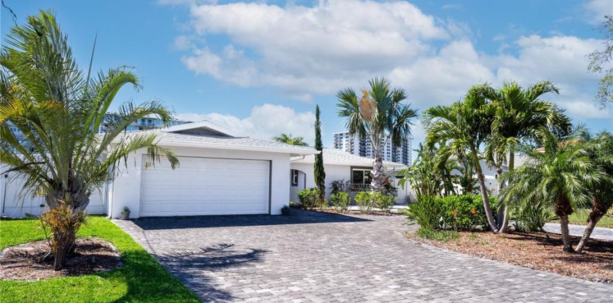 Casa en Clearwater, Florida 3 dormitorios, 151.24 m2 № 1716901