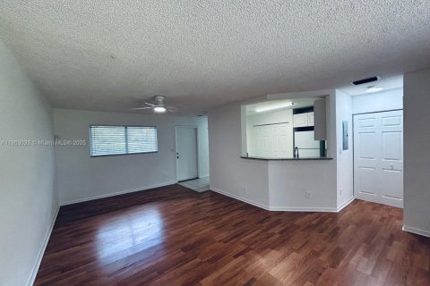 Condominio en alquiler en Oakland Park, Florida, 2 dormitorios, 94.76 m2 № 1954524 - foto 3