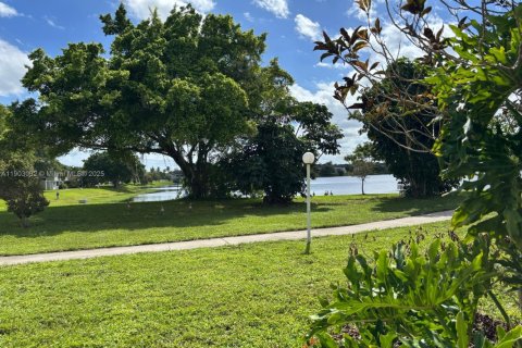 Condominio en alquiler en Oakland Park, Florida, 2 dormitorios, 94.76 m2 № 1954524 - foto 15