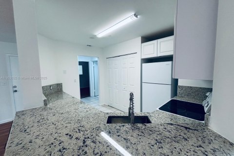 Condominio en alquiler en Oakland Park, Florida, 2 dormitorios, 94.76 m2 № 1954524 - foto 2