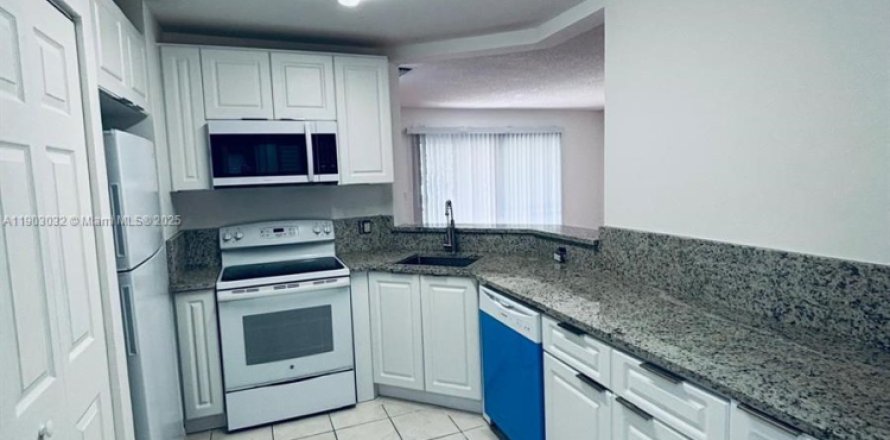 Condominio en Oakland Park, Florida, 2 dormitorios  № 1954524