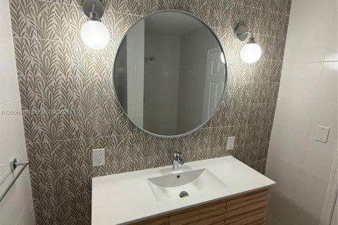 House in Miami Beach, Florida 2 bedrooms № 2071553 - photo 5